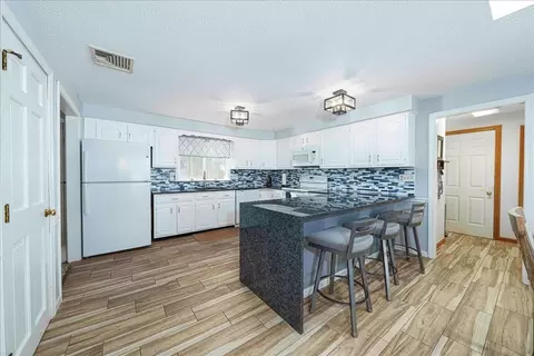 54 Fruit St, Mansfield, MA 02048 photo 4