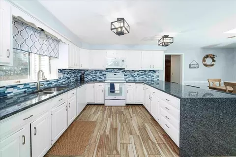 54 Fruit St, Mansfield, MA 02048 photo 6