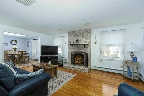 54 Fruit St, Mansfield, MA 02048 photo 8