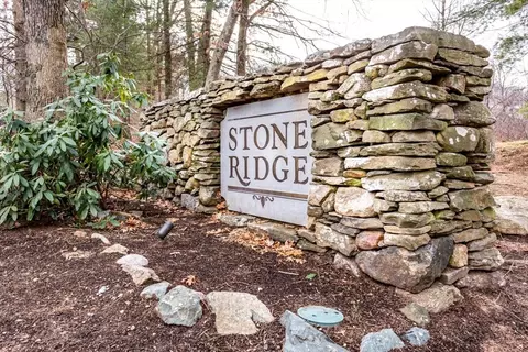 31 Stone Ridge Rd #31, Franklin, MA 02038