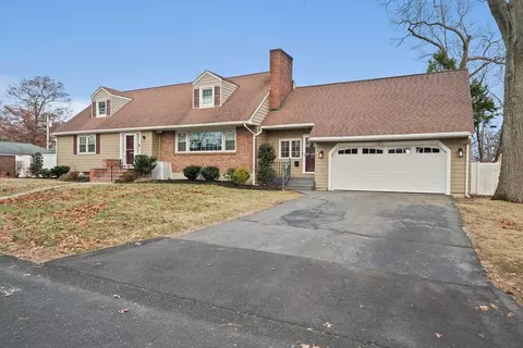 67 Adelaide St, Randolph, MA 02368