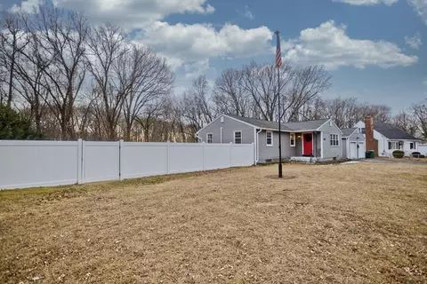 42 Simone Rd, Chicopee, MA 01013 photo 3