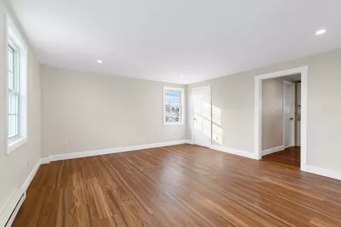 40 Middle St #3A, Gloucester, MA 01930 photo 3