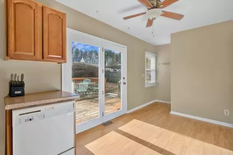 25 Chipmunk Rd, Springfield, MA 01118 photo 11
