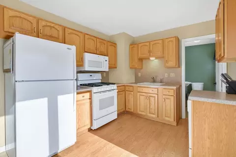 25 Chipmunk Rd, Springfield, MA 01118 photo 10