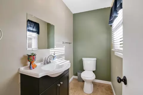 25 Chipmunk Rd, Springfield, MA 01118 photo 13
