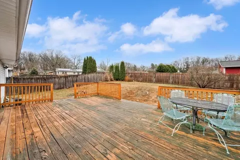 25 Chipmunk Rd, Springfield, MA 01118 photo 28