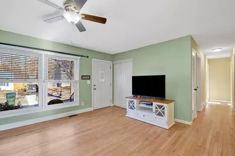 25 Chipmunk Rd, Springfield, MA 01118 photo 3