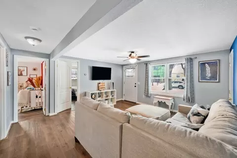 45 Georgetown St, Springfield, MA 01104 photo 6