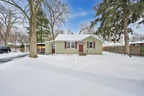 45 Georgetown St, Springfield, MA 01104