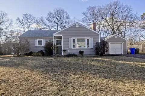 26 Jonquil Dr, Springfield, MA 01119
