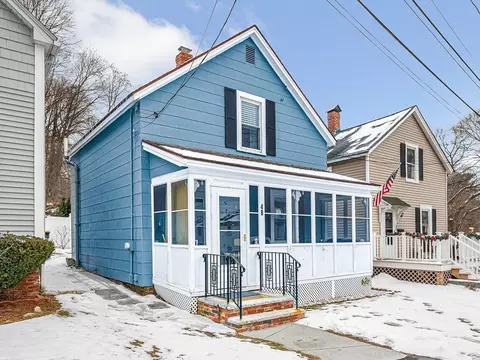 48 Beacon St, Woburn, MA 01801