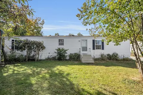 18 Maple St #52, Pepperell, MA 01463