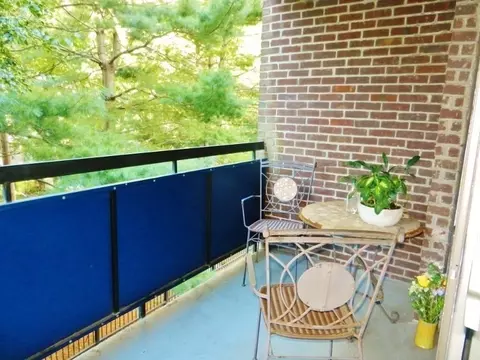 32 Whites Ave # E334, Watertown, MA 02472