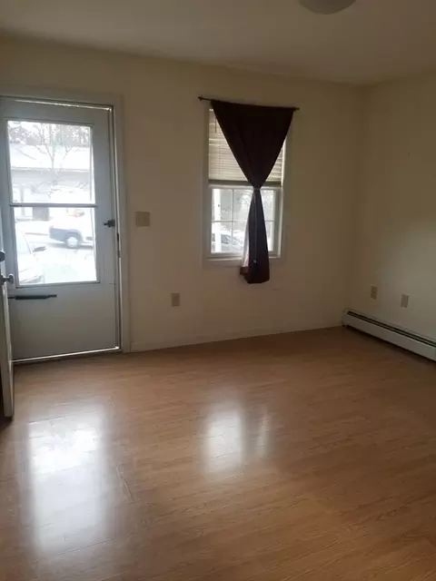 57 Apthorp St, Worcester, MA 01606 photo 3