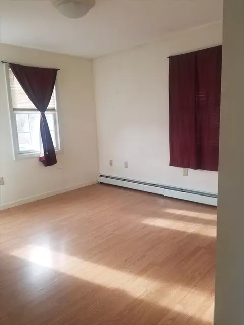 57 Apthorp St, Worcester, MA 01606 photo 6