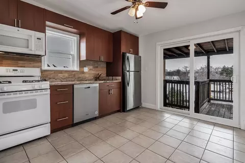 11 Faxon St # B3, Newton, MA 02458