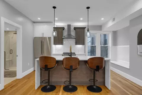 129 N Washington St #2, Boston, MA 02114