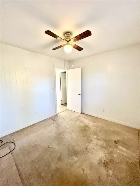 Bedroom - 27 Lisa Ave, Acushnet, MA 02743 photo 5 of 8