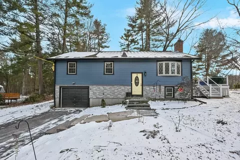 72 West St, Douglas, MA 01516