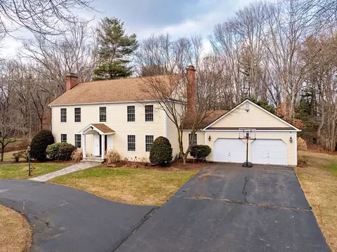 1112 Williams St, Longmeadow, MA 01106