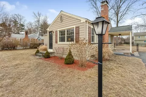 45 Jonquil Dr, Springfield, MA 01119 photo 2