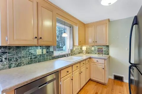 45 Jonquil Dr, Springfield, MA 01119 photo 6