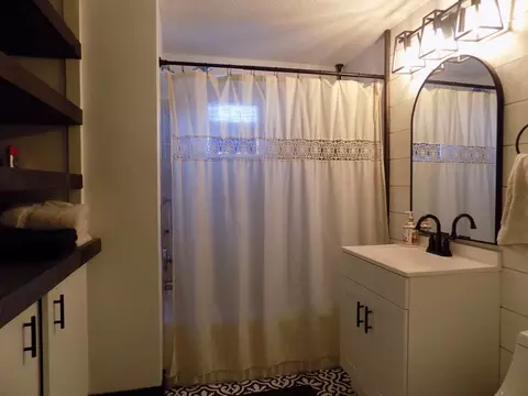 25 Ivan St, Springfield, MA 01104 photo 32