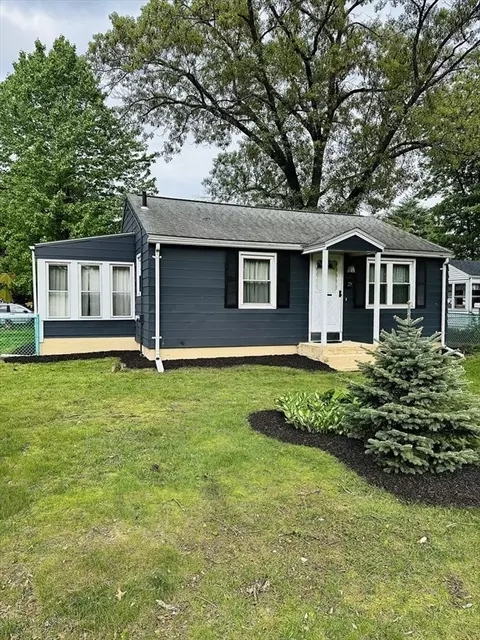 25 Ivan St, Springfield, MA 01104