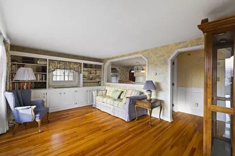 28 Gem Cir, Raynham, MA 02767 photo 9
