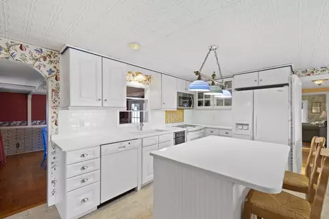 28 Gem Cir, Raynham, MA 02767 photo 16