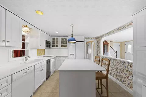 28 Gem Cir, Raynham, MA 02767 photo 15