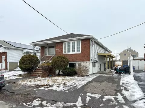 106 Asti Ave, Revere, MA 02151