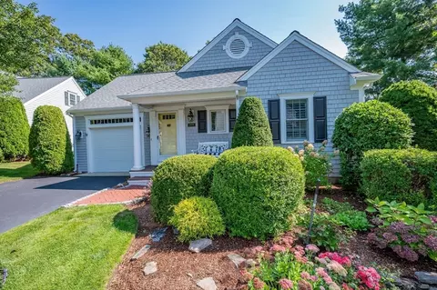 195 Cotuit Rd #1, Marstons Mills, MA 02648