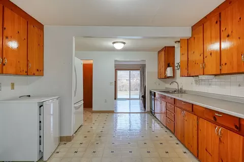 Kitchen - 25 Randall Rd, Maynard, MA 01754 photo 3 of 4