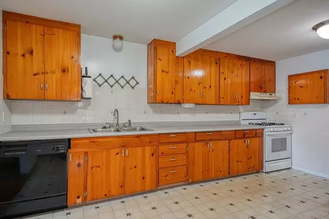 Kitchen - 25 Randall Rd, Maynard, MA 01754 photo 2 of 4