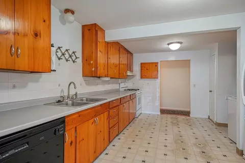 Kitchen - 25 Randall Rd, Maynard, MA 01754 photo 1 of 4