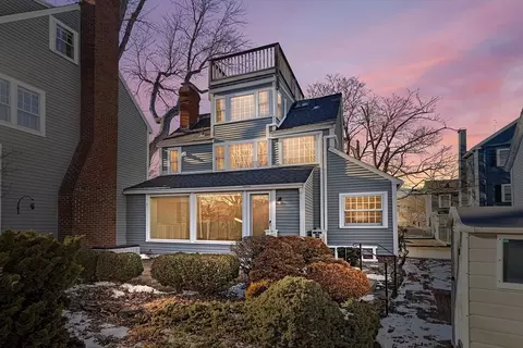 5 Madison St #5, Newburyport, MA 01950