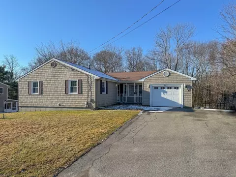236 Joseph Dr, Fall River, MA 02720 photo 4