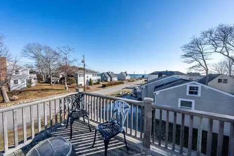9 Starboard Ln, Mashpee, MA 02649 photo 4