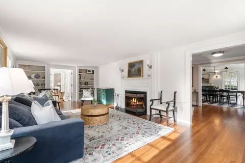24 Arnold Rd, Wellesley, MA 02481 photo 4