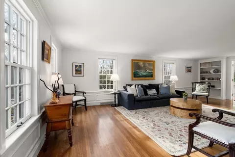 24 Arnold Rd, Wellesley, MA 02481 photo 3