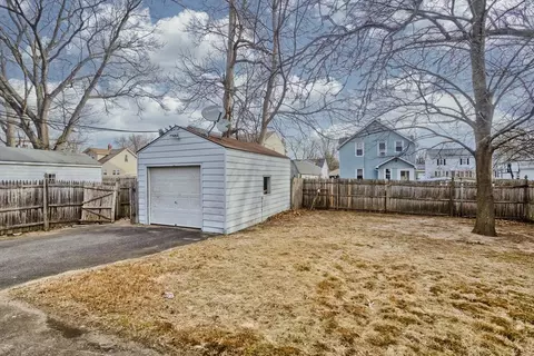 55 Penrose St, Springfield, MA 01109 photo 7