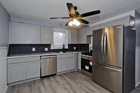 55 Penrose St, Springfield, MA 01109