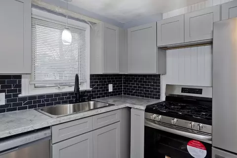 55 Penrose St, Springfield, MA 01109 photo 5