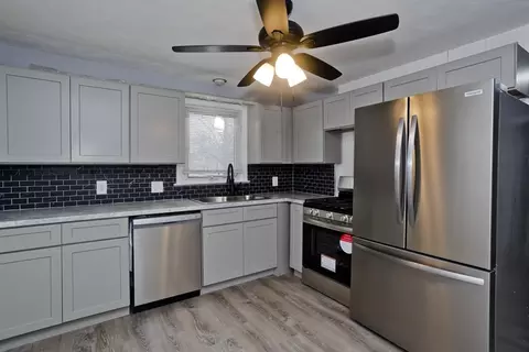 55 Penrose St, Springfield, MA 01109 photo 2