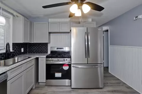 55 Penrose St, Springfield, MA 01109 photo 4