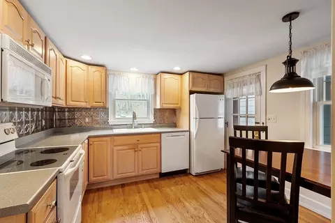 2 Curley Dr, Hudson, MA 01749 photo 13
