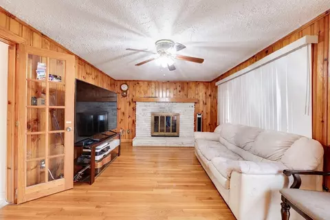 Living - 28 Pemaquid, Springfield, MA 01151 photo 1 of 3