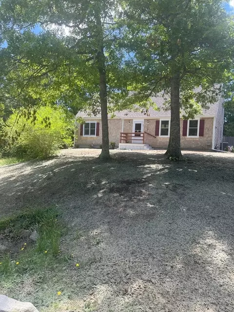 69 Cambridge Dr, Mashpee, MA 02649 photo 2